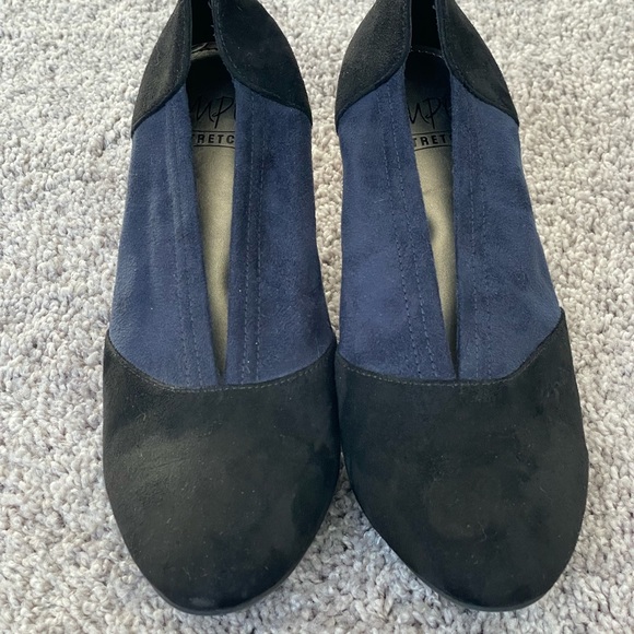NWOT Impo Black and Blue Suede Heels - Picture 2 of 10